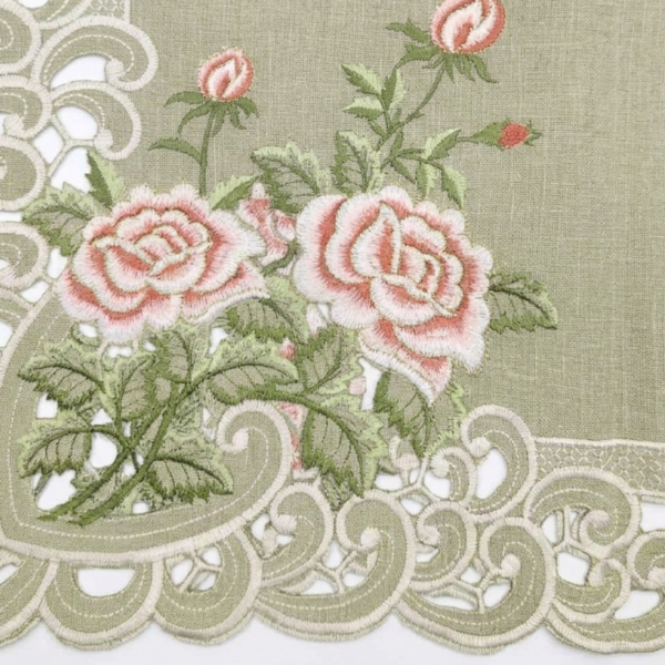 Linen_tablecloth_pink_roses